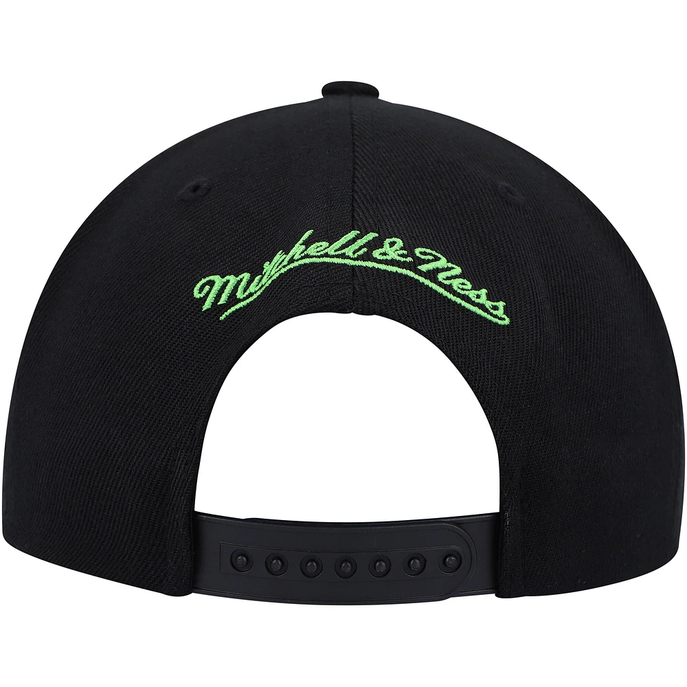 Men's Mitchell & Ness Black Minnesota Timberwolves Side Core 2.0 Snapback Hat