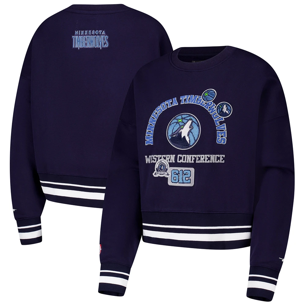 Sweat-shirt court Pro Standard bleu marine pour femme avec code régional des Minnesota Timberwolves