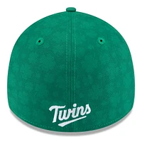 Men's New Era Kelly Green Minnesota Twins St. Patrick's Day 39THIRTY Flex Hat