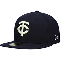 Casquette ajustée New Era pour homme Minnesota Twins 2023 Authentic Collection Alternate 59FIFTY bleu marine