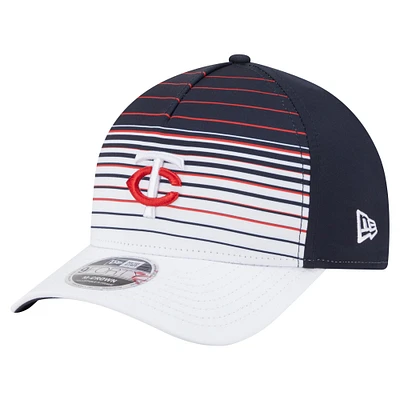 Men's New Era  Navy Minnesota Twins Gradient 9FORTY M-Crown Adjustable Hat