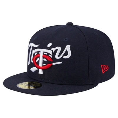 Casquette ajustée New Era Twins du Minnesota bleu marine Overlap 59FIFTY pour homme