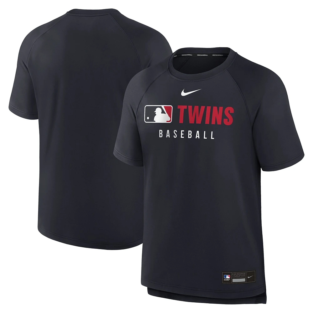 T-shirt Nike bleu marine pour homme, collection authentique des Minnesota Twins, coupe raglan, performance d'avant-match