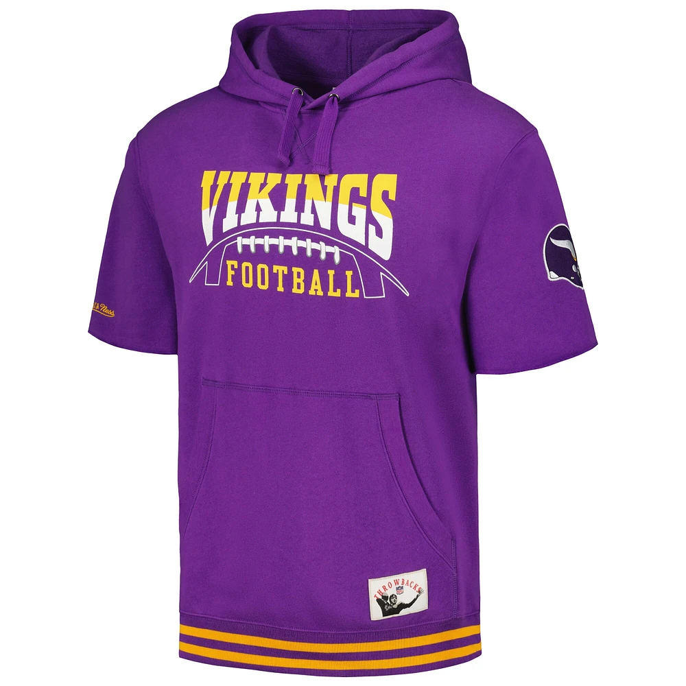 Sweat à capuche violet manches courtes d'avant-match des Vikings du Minnesota Mitchell & Ness pour hommes