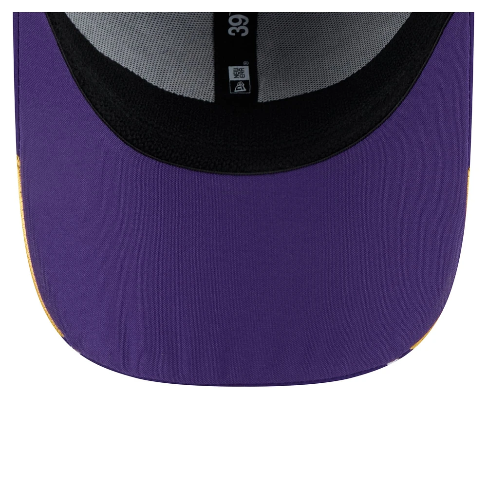 Casquette Game Day Linear 39THIRTY Flex violette des Minnesota Vikings de New Era pour homme