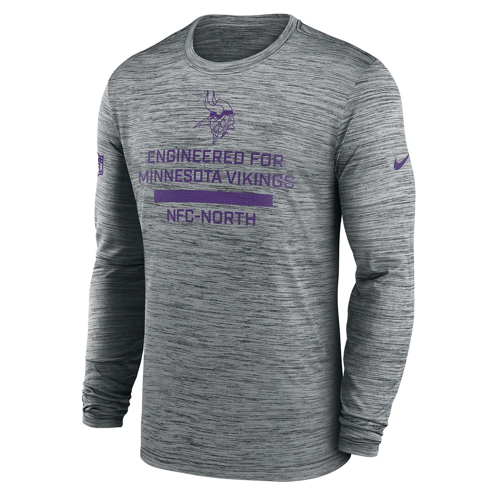 T-shirt Nike gris à manches longues pour homme, coupe Sideline Velocity Performance