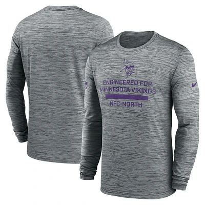 T-shirt Nike gris à manches longues pour homme, coupe Sideline Velocity Performance