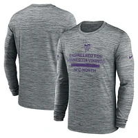 T-shirt Nike gris à manches longues pour homme, coupe Sideline Velocity Performance