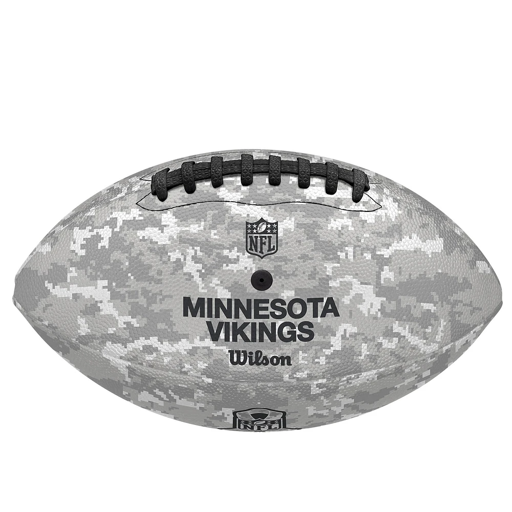 Hommage des Minnesota Vikings 2024 au service Wilson Pro Football