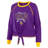 Haut à manches longues noué sur le devant violet/doré pour femme WEAR by Erin Andrews des Vikings du Minnesota