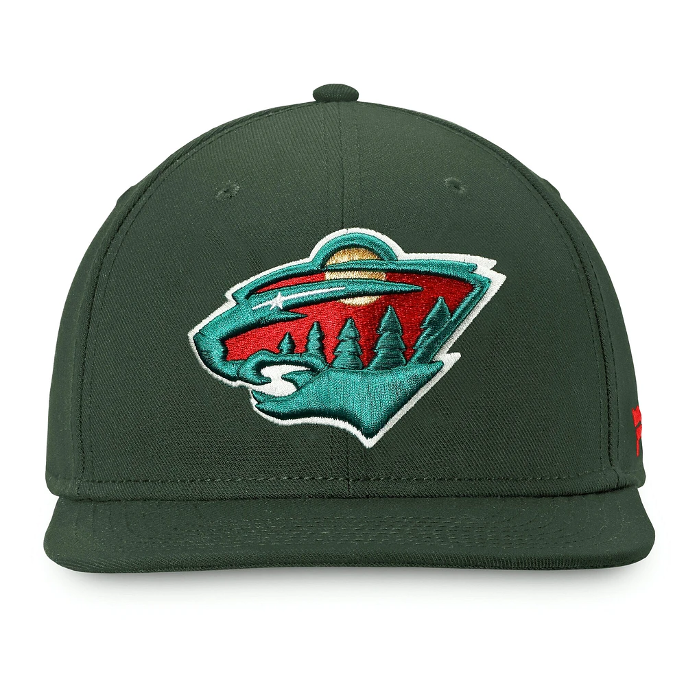 Casquette ajustée avec logo principal Fanatics Green Minnesota Wild Core pour hommes