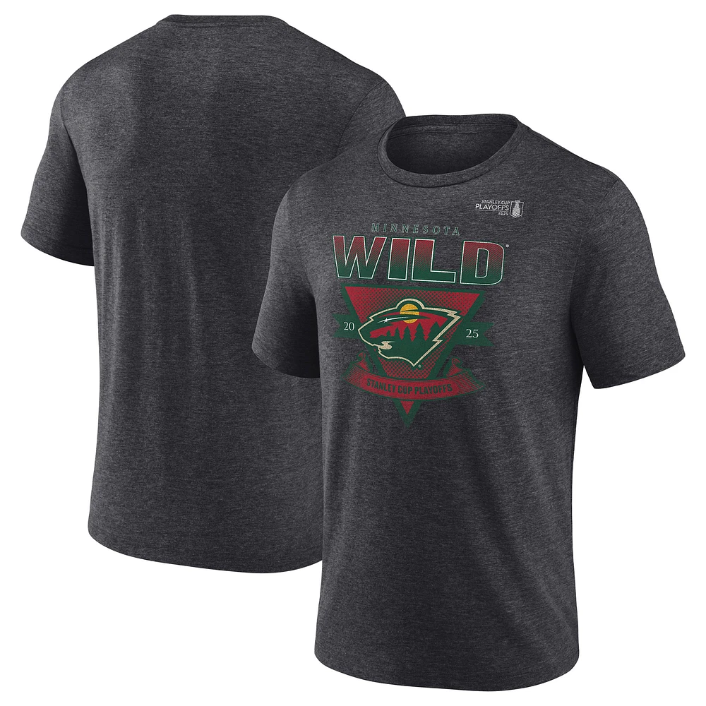 T-shirt tri-blend à barre transversale pour homme Fanatics Heather Charcoal Minnesota Wild, séries éliminatoires de la Coupe Stanley 2025