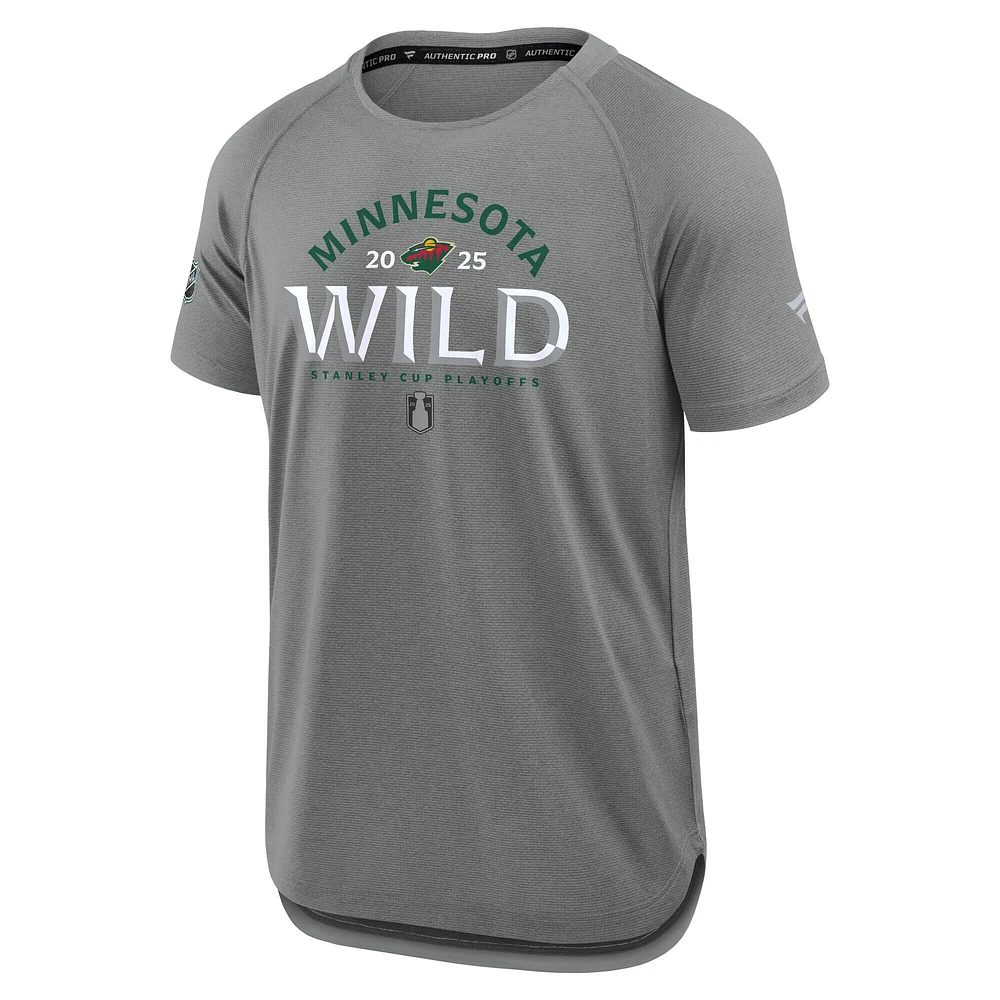 T-shirt de performance authentique Pro Rink Fanatics pour homme, gris chiné, Wild du Minnesota, séries éliminatoires la Coupe Stanley 2025