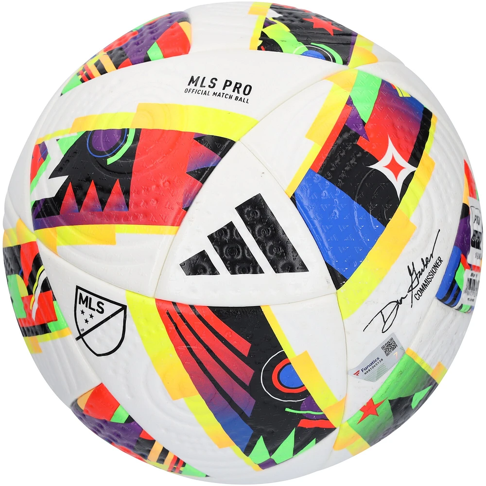 Ballon de football adidas d'échauffement utilisé pour l'entraînement du match des étoiles de la MLS 2024, le 24 juillet 2024