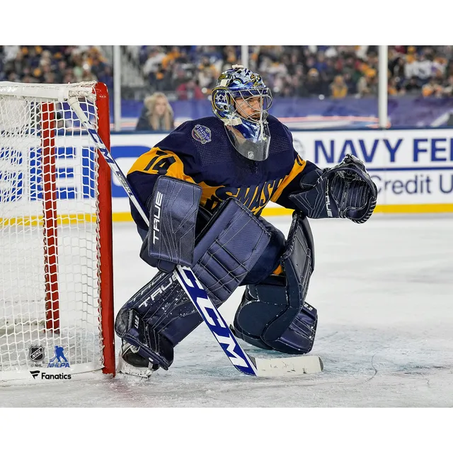 Predators: Juuse Saros has new gold pads, that also are blue