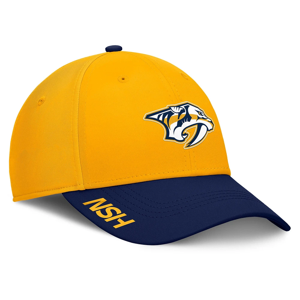 Casquette Fanatics Authentic Pro Rink Flex pour homme, couleur or/bleu marine, des Nashville Predators