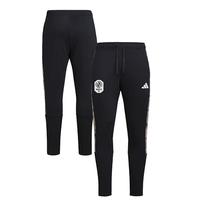 Pantalon de survêtement adidas Nashville SC 2024 Hispanic Heritage pour homme, noir