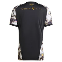 Haut d'avant-match adidas noir Nashville SC 2024 Pride pour hommes