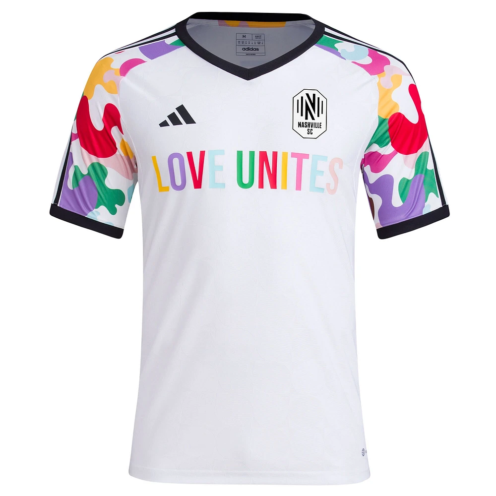 Haut d'avant-match Nashville SC 2023 Pride adidas blanc pour homme