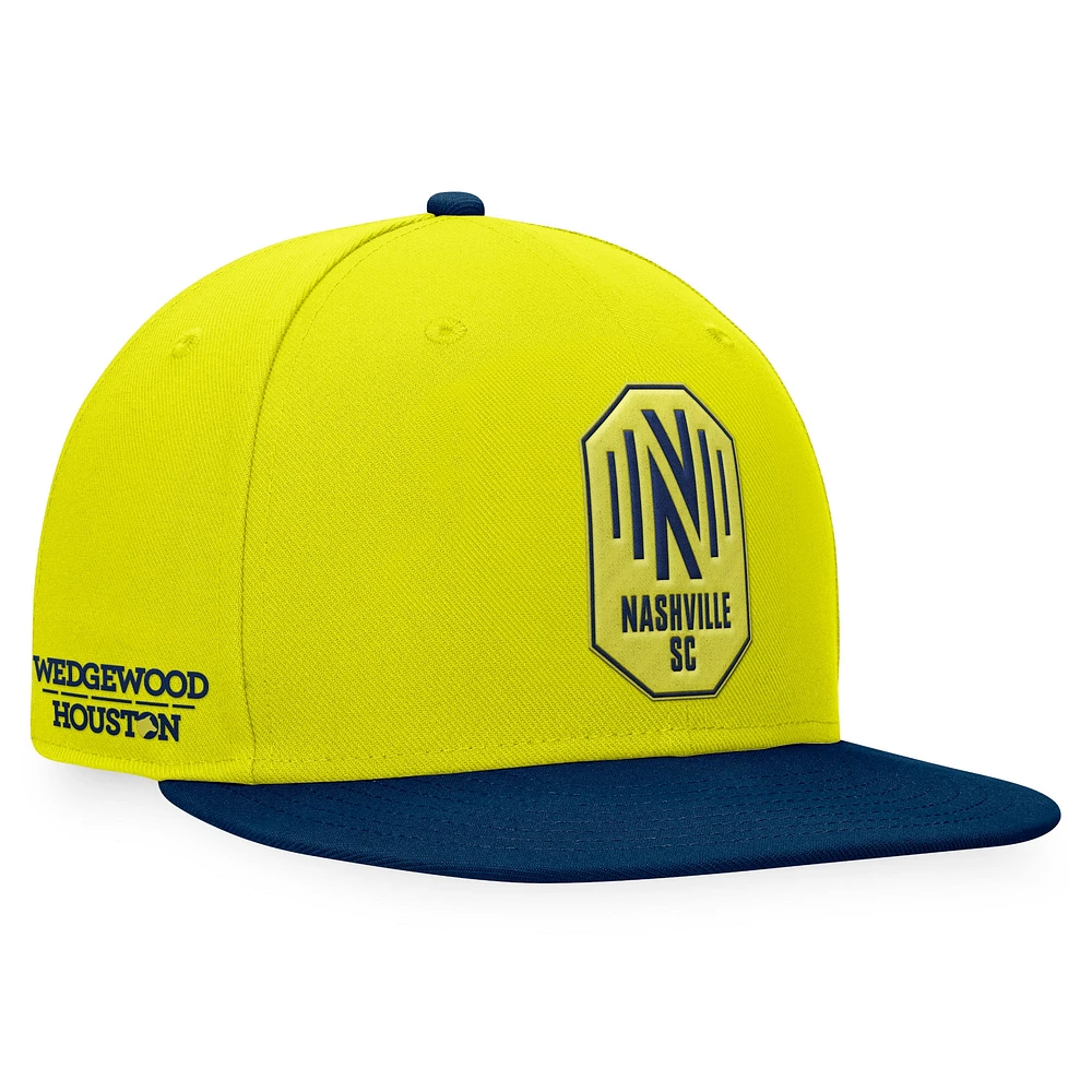 Casquette Snapback Nashville SC Downtown jaune/marine de marque Fanatics pour hommes