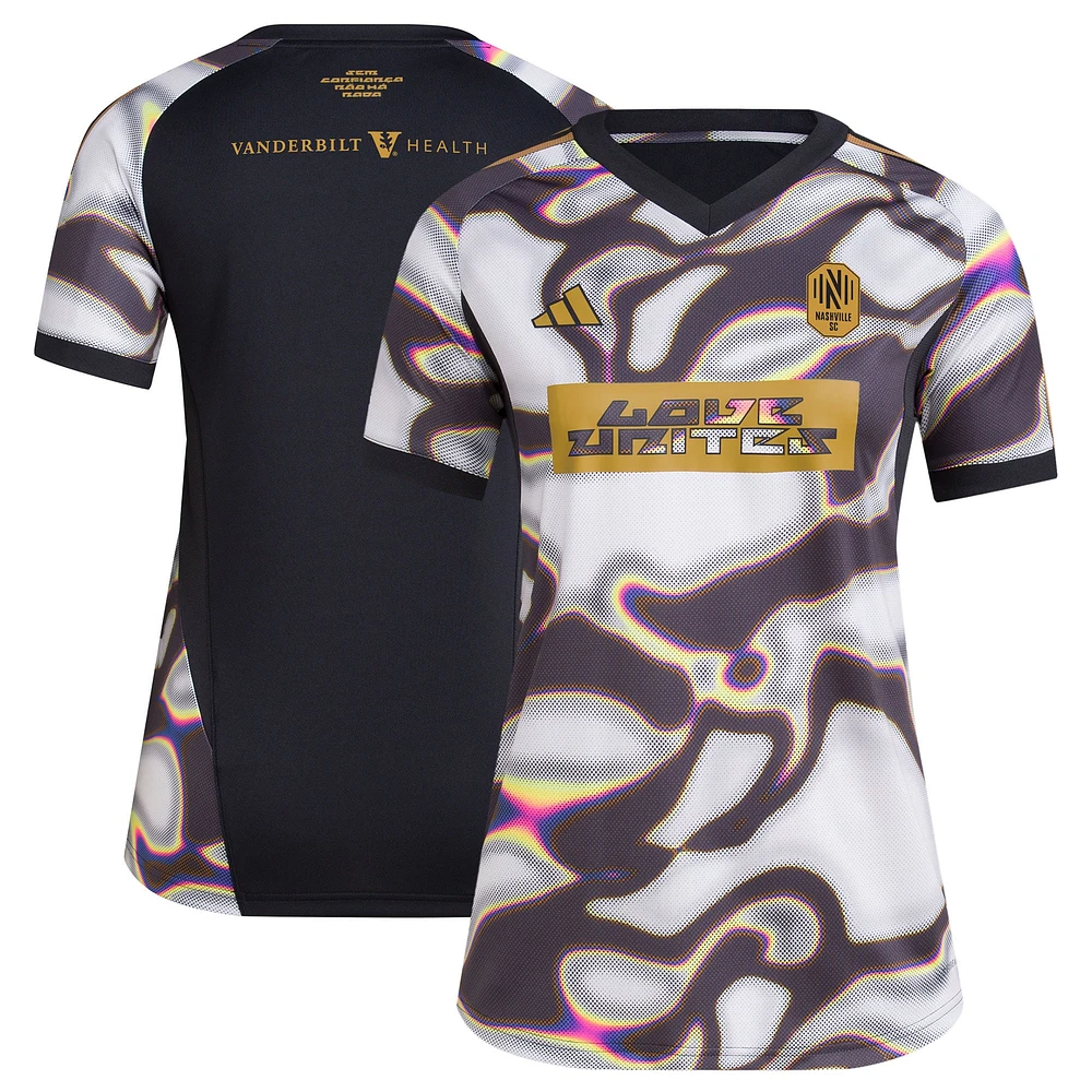 Haut d'avant-match adidas noir Nashville SC 2024 Pride pour femme