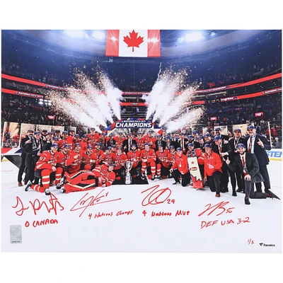 Photographie autographiée de 40,6 x 50,8 cm de Nathan MacKinnon, Cale Makar, Sam Reinhart et Jordan Binnington, championne du Canada, avec plusieurs inscriptions - Édition limitée de 5 exemplaires