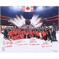 Photographie autographiée de 40,6 x 50,8 cm de Nathan MacKinnon, Cale Makar, Sam Reinhart et Jordan Binnington, championne du Canada, avec plusieurs inscriptions - Édition limitée de 5 exemplaires