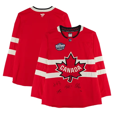 Maillot rouge autographié par Nathan MacKinnon, Cale Makar, Sam Reinhart et Jordan Binnington Canada pour le match des 4 Nations - Édition limitée n° 10/10
