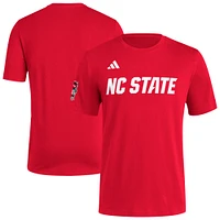 T-shirt adidas rouge NC State Wolfpack Fresh Wordmark pour homme