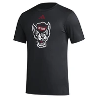 T-shirt d'avant-match AEROREADY adidas noir avec logo de casier principal NC State Wolfpack pour hommes