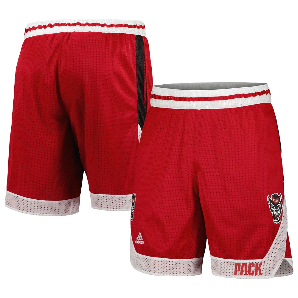 Short de basket-ball adidas rouge NC State Wolfpack Swingman AEROREADY pour hommes