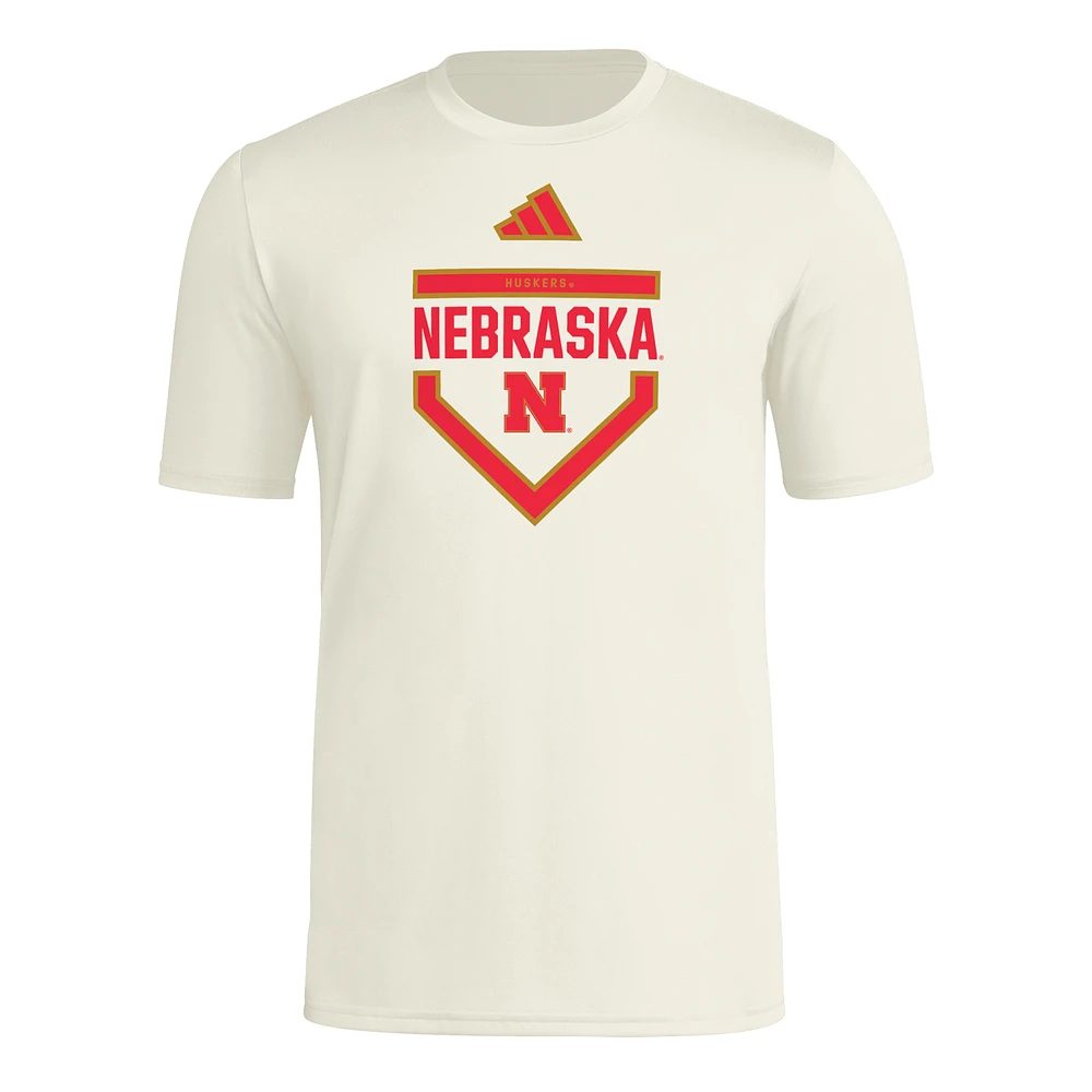 T-shirt d'avant-match adidas Nebraska Huskers pour homme, couleur crème