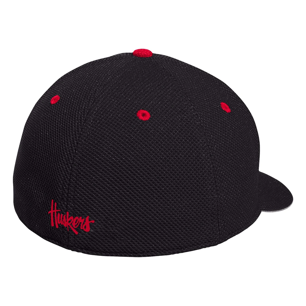 Casquette de baseball ajustée pour hommes Nebraska Huskers On-Field adidas noire