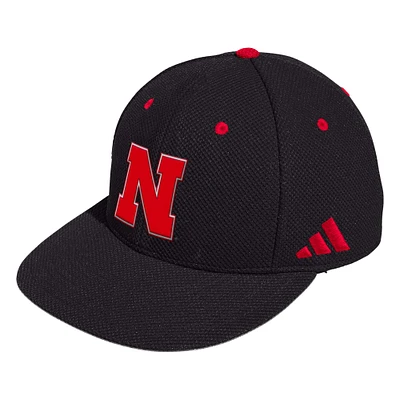 Casquette de baseball ajustée pour hommes Nebraska Huskers On-Field adidas noire