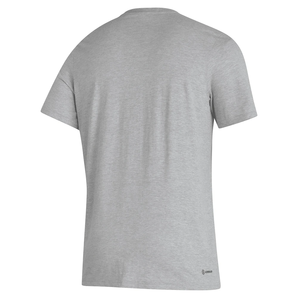 T-shirt d'avant-match AEROREADY avec logo de casier principal des Nebraska Huskers adidas gris pour hommes