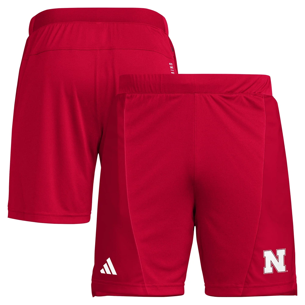 Short adidas Scarlet Nebraska Huskers conçu pour l'entraînement 7" AEROREADY hommes