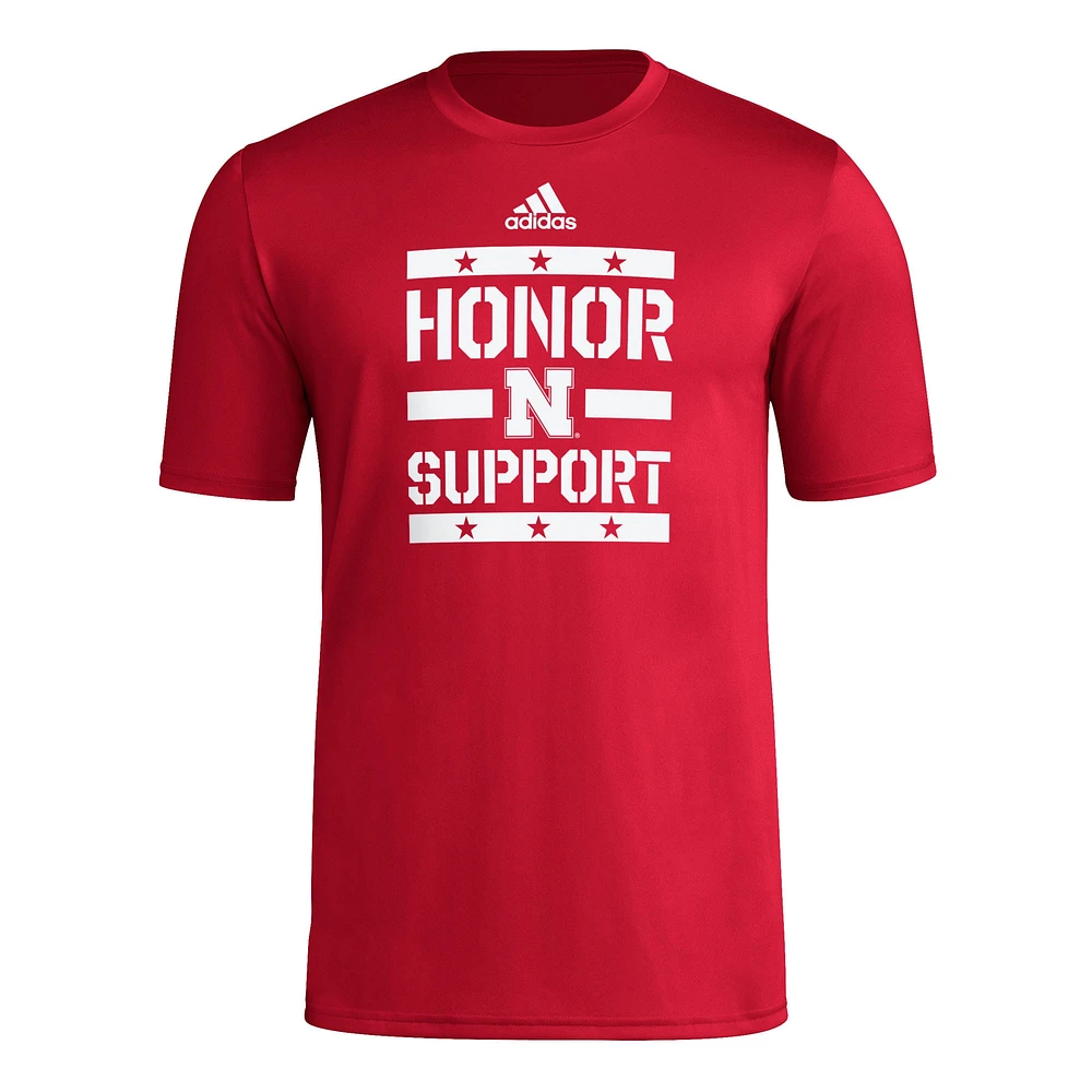 T-shirt d'avant-match adidas Scarlet Nebraska Huskers Honor & Support pour homme