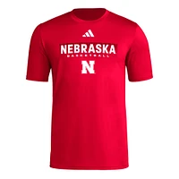 T-shirt adidas Scarlet Nebraska Huskers Locker On-Court The Fade Pregame AEROREADY pour homme