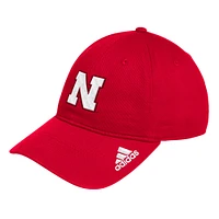 Casquette réglable et ample avec logo adidas Scarlet Nebraska Huskers Locker Room pour hommes