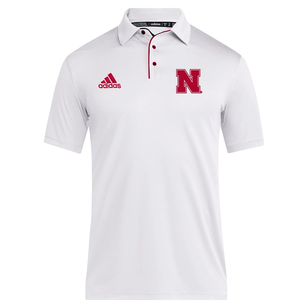 Polo adidas Nebraska Huskers 2024 Coaches AEROREADY blanc pour homme