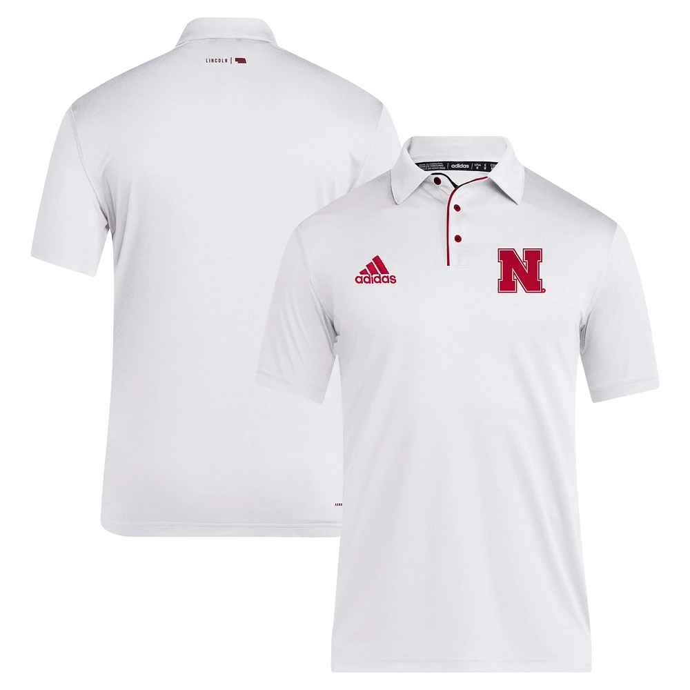 Polo adidas Nebraska Huskers 2024 Coaches AEROREADY blanc pour homme