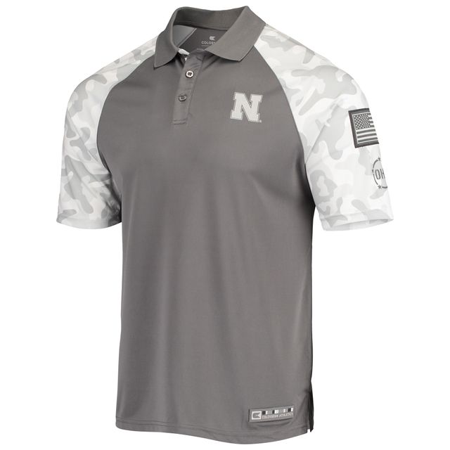 Polo Nebraska Huskers OHT Military Appreciation Raglan Zoomie pour hommes, gris Colosseum/Camo