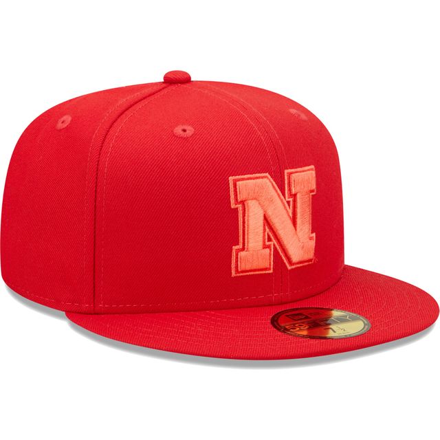 Casquette ajustée 59FIFTY avec sous-visière brillante des Huskers du Nebraska Scarlet New Era pour homme