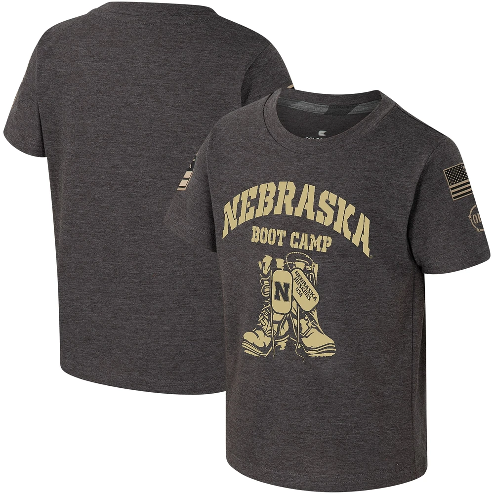 T-shirt de camp d'entraînement d'appréciation militaire pour tout-petits Colosseum Charcoal Nebraska Huskers OHT