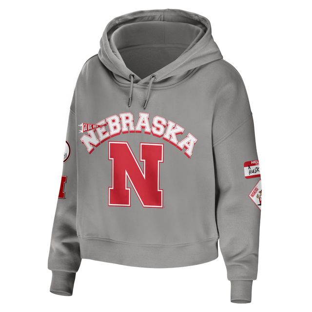 WEAR by Erin Andrews Sweat à capuche court gris Nebraska Huskers pour femme