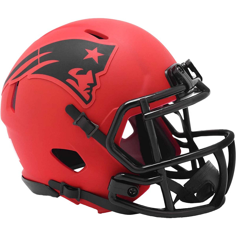  New England Patriots Riddell Rave Speed Mini Helmet