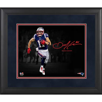 Lids Devin White Tampa Bay Buccaneers Fanatics Authentic Facsimile  Signature Framed 11 x 14 Spotlight Photograph