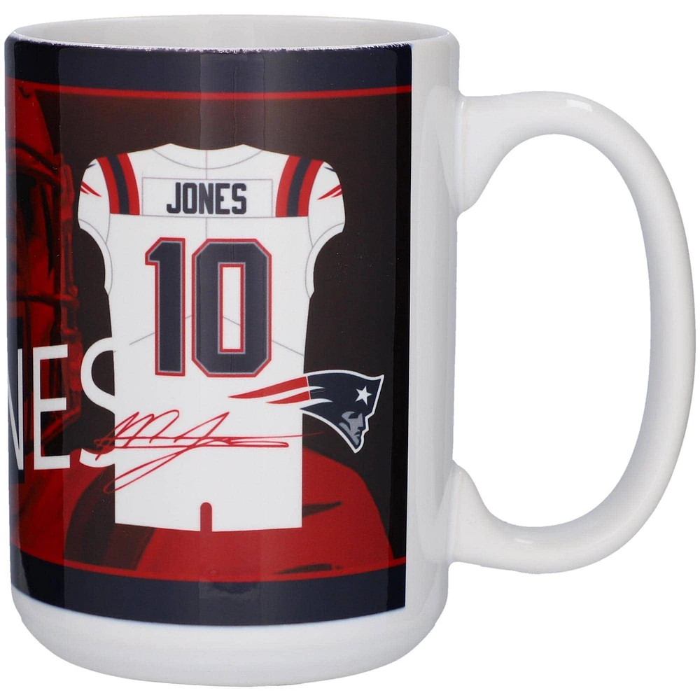 Mac Jones Patriots de la Nouvelle-Angleterre 15oz. Tasse de joueur