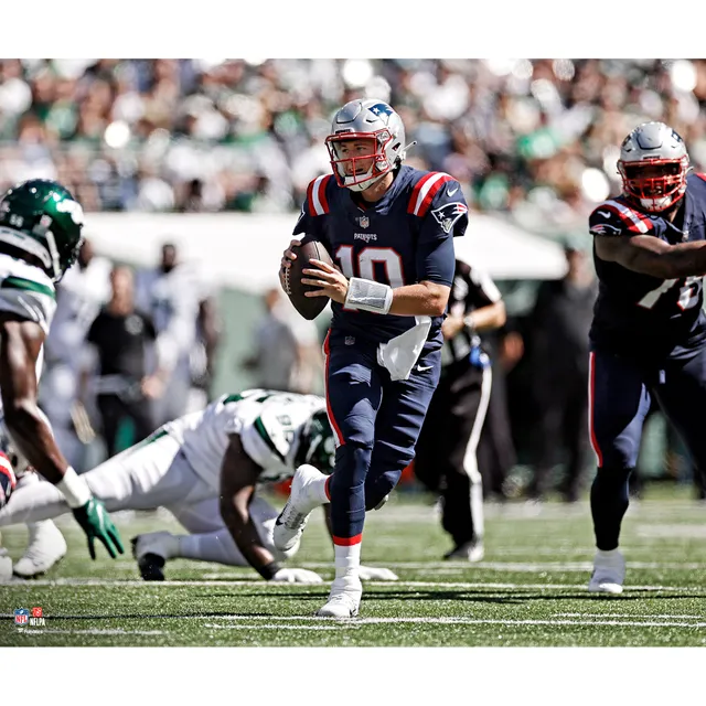 Mac Jones New England Patriots Fanatics Authentic Autographed 16 x 20  Navy Jersey Dropback Photograph