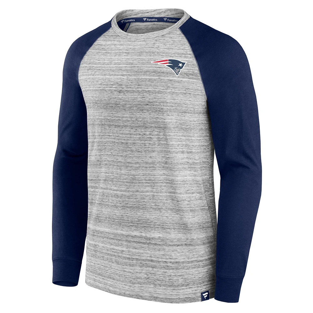 T-shirt à manches longues Fair Shake Raglan Fanatics gris chiné/marine pour hommes des New England Patriots